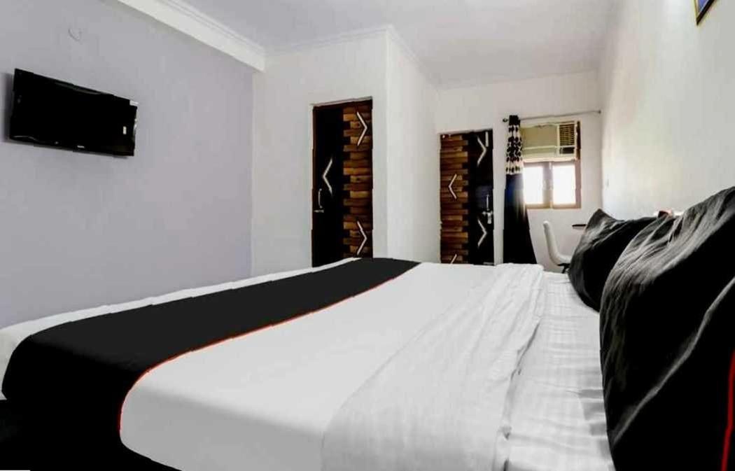O Pop Shubham 3* New Delhi